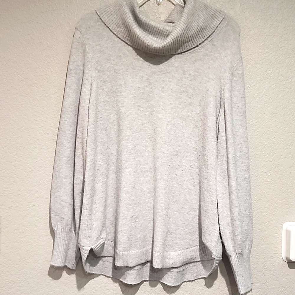 Tahari sweater